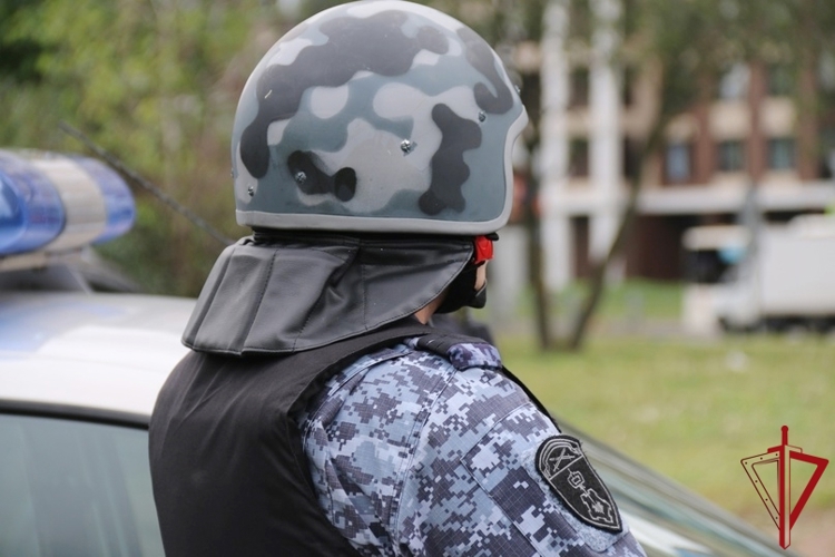В Московском районе наряд Росгвардии задержал правонарушителя, разыскиваемого за совершение кражи