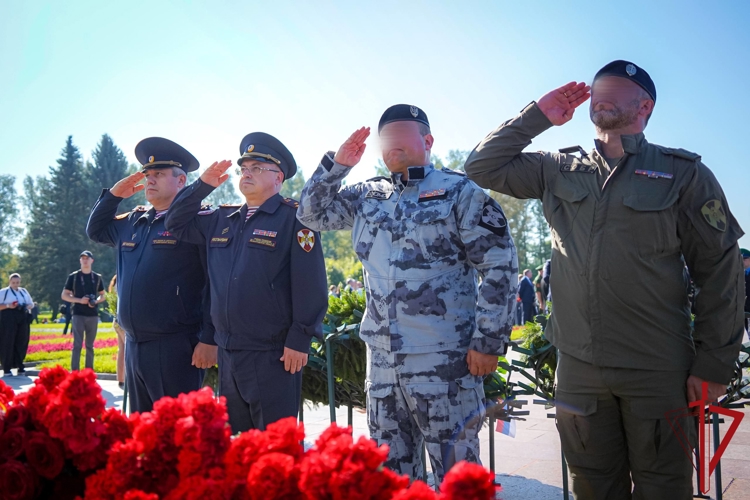 Представители Главного управления Росгвардии почтили память жертв блокады Ленинграда