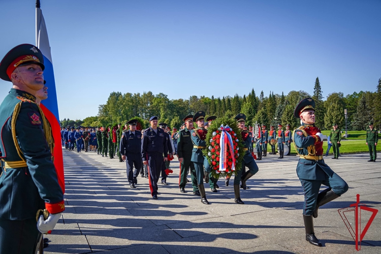 Представители Главного управления Росгвардии почтили память жертв блокады Ленинграда