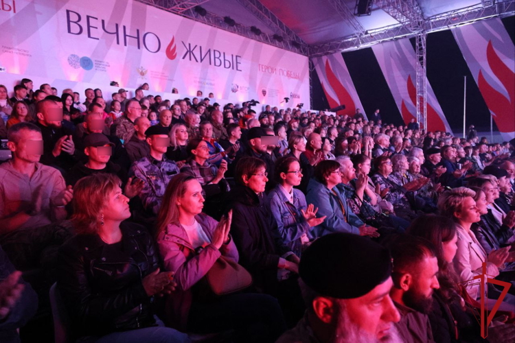 Сотрудники ГУ Росгвардии приняли участие в торжественном открытии IХ Международных соревнований по практической стрельбе на кубок губернатора Санкт-Петербурга "Вечно Живые"