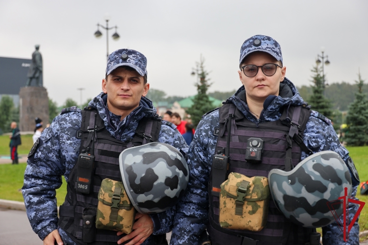 Cотрудники и военнослужащие Росгвардии приняли участие в обеспечении правопорядка во время футбольного матча РПЛ