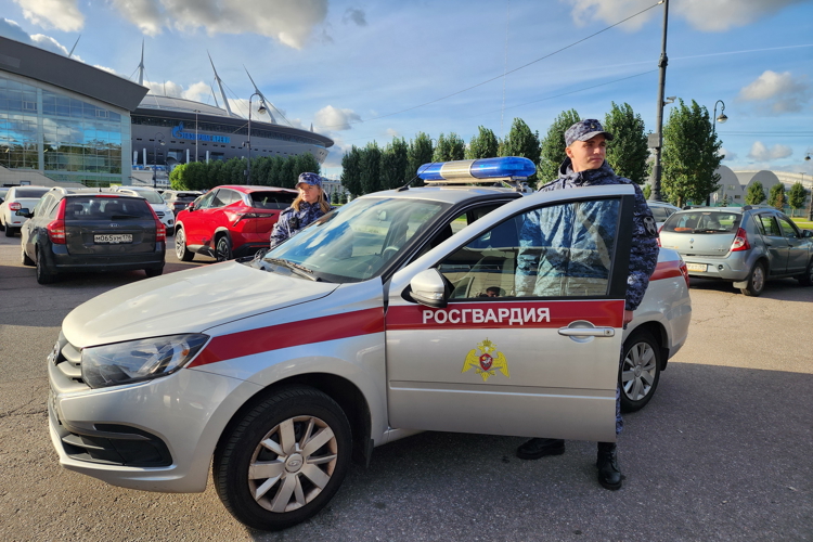 Подразделения Росгвардии обеспечили правопорядок при проведении футбольного матча Российской Премьер-Лиги