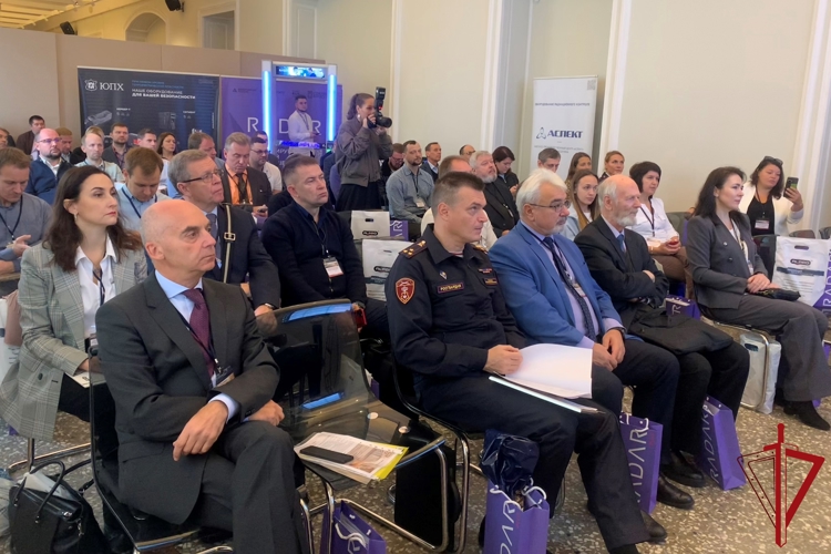 Представитель Росгвардии принял участие в конференции, посвященной обеспечению охраны и безопасности музеев