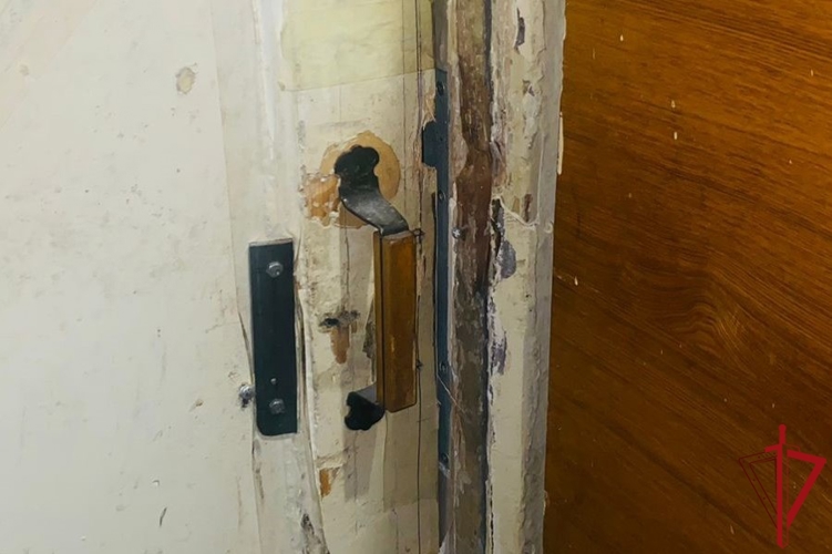 В Красногвардейском районе росгвардейцы задержали правонарушителей, проникших с целью кражи в квартиру соседа