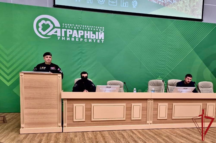 Представители ОМОН «Балтика» провели встречу со студентами