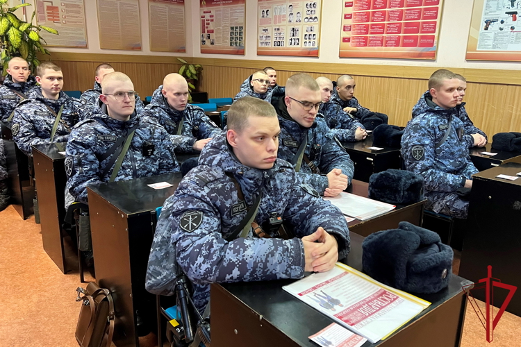 В филиалах вневедомственной охраны проходят Дни открытых дверей для военнослужащих, проходящих военную службу по призыву