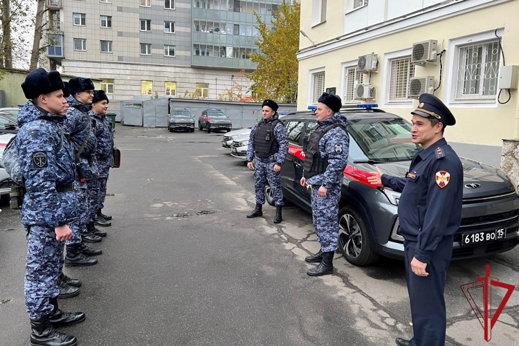 В филиалах вневедомственной охраны проходят Дни открытых дверей для военнослужащих, проходящих военную службу по призыву