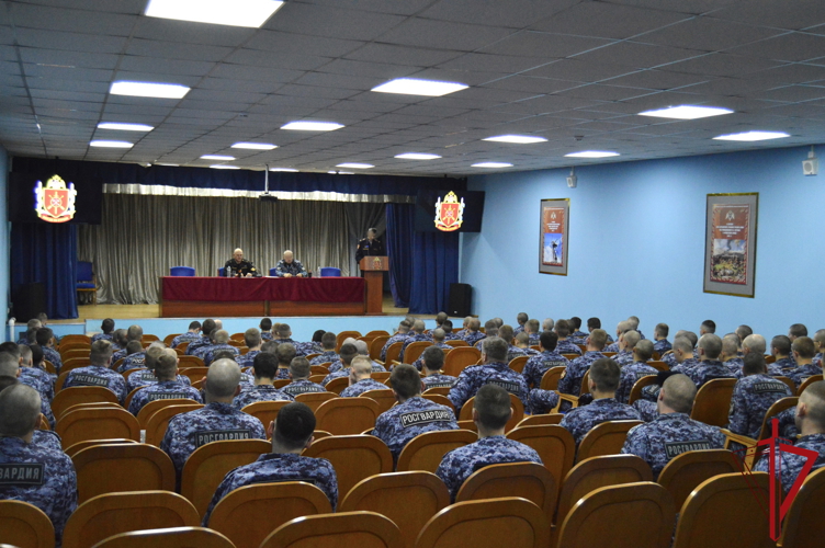 Представители Главного управления Росгвардии провели агитационное собрание с военнослужащими специального моторизованного Измайловского полка