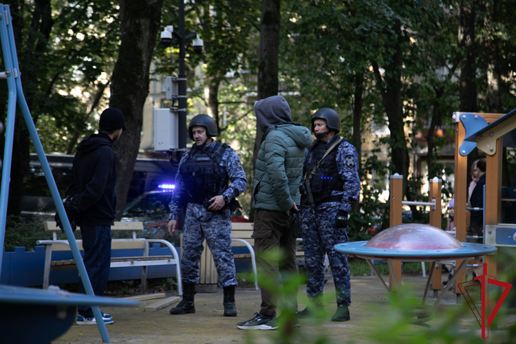 В Петербурге росгвардейцы оперативно пресекут правонарушения, зафиксированные с помощью инновационных систем видеонаблюдения с искусственным интеллектом.