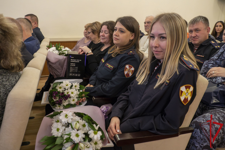 В Управлении вневедомственной охраны состоялось торжественное совещание, посвященное 73-й годовщине со Дня образования вневедомственной охраны
