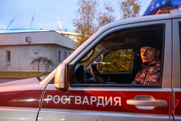 Cотрудники и военнослужащие Росгвардии приняли участие в обеспечении правопорядка во время футбольного матча РПЛ 