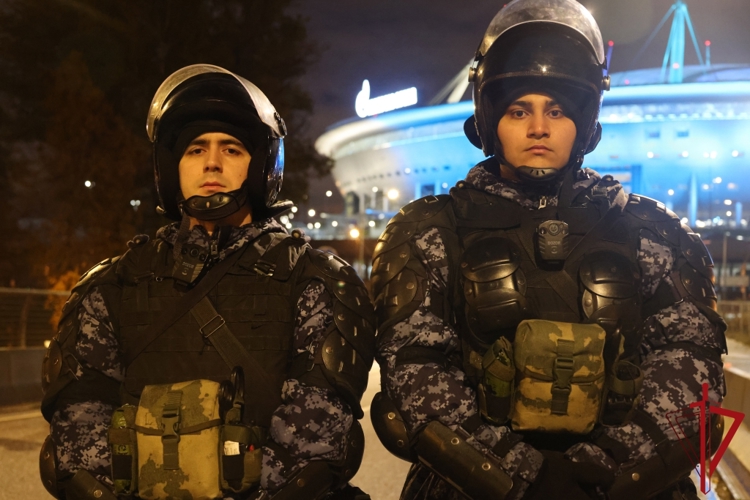 Cотрудники и военнослужащие Росгвардии приняли участие в обеспечении правопорядка во время футбольного матча РПЛ 