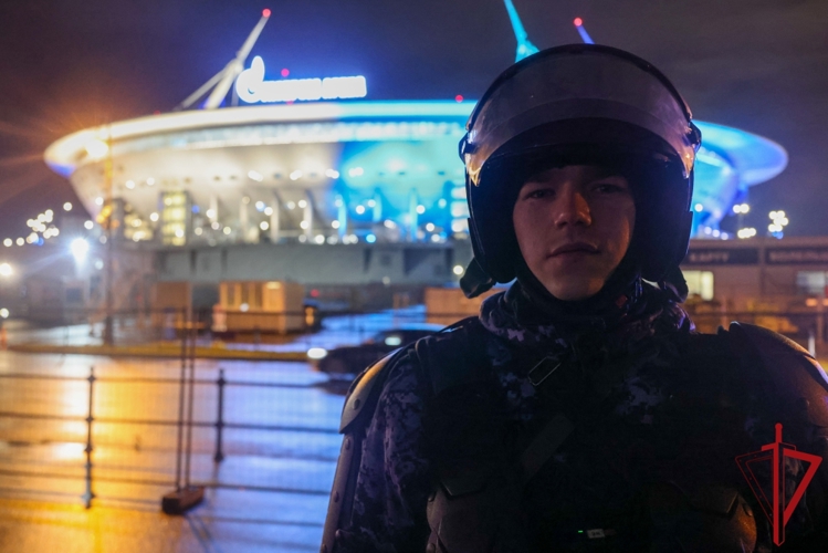 Cотрудники и военнослужащие Росгвардии приняли участие в обеспечении правопорядка во время футбольного матча РПЛ 