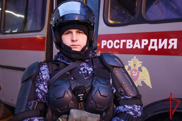 Сотрудники и военнослужащие Росгвардии приняли участие в обеспечении правопорядка во время международного футбольного матча