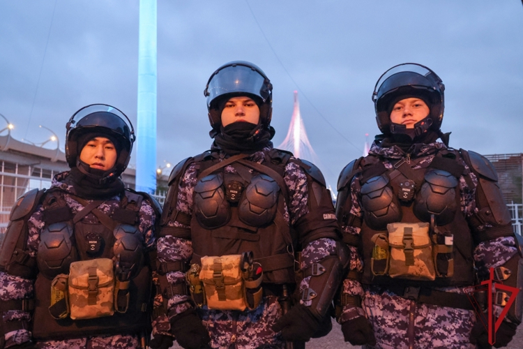 Сотрудники и военнослужащие Росгвардии приняли участие в обеспечении правопорядка во время международного футбольного матча