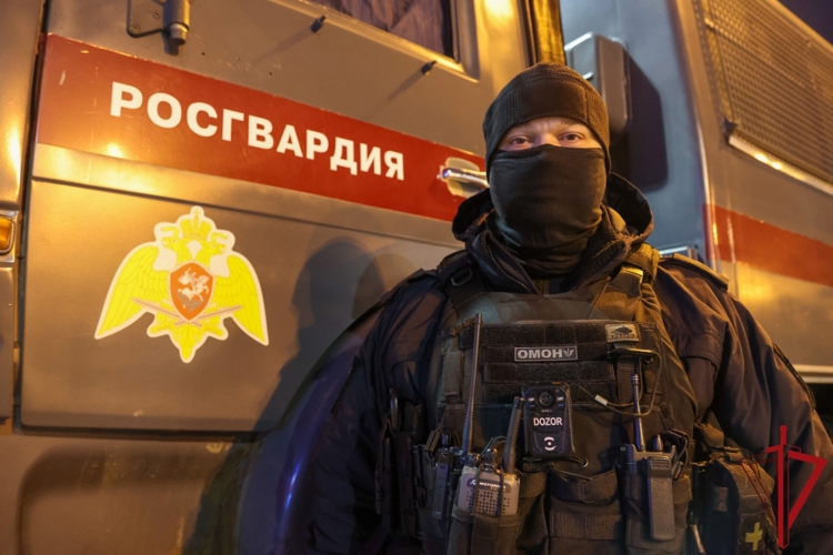 Сотрудники и военнослужащие Росгвардии приняли участие в обеспечении правопорядка во время международного футбольного матча