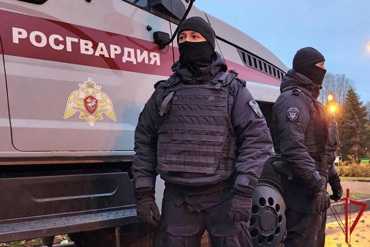  Сотрудники и военнослужащие Росгвардии приняли участие в обеспечении правопорядка при проведении мероприятий, посвященных Дню народного единства