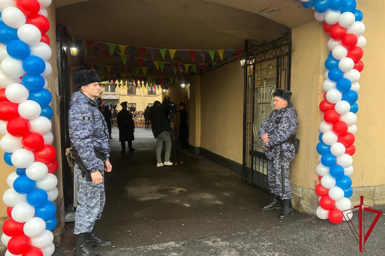  Сотрудники и военнослужащие Росгвардии приняли участие в обеспечении правопорядка при проведении мероприятий, посвященных Дню народного единства