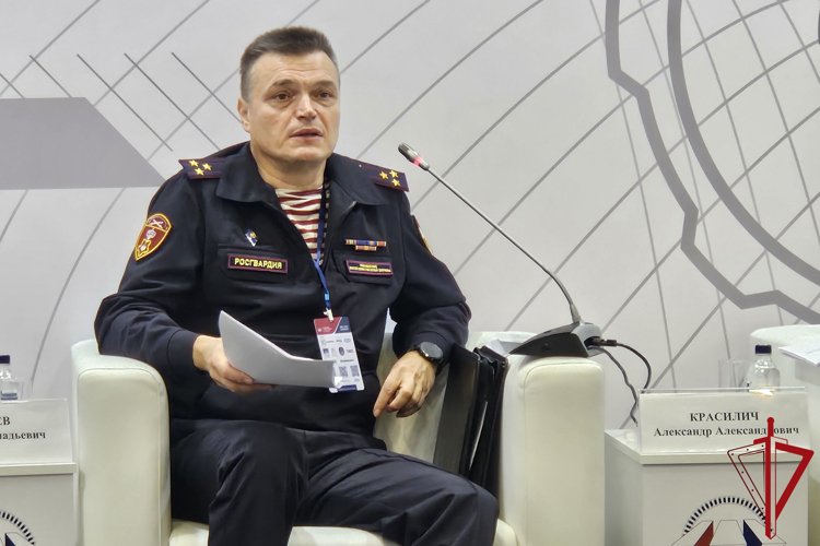 Представитель Росгвардии принял участие в международном форуме-выставке «Российский промышленник – 2025»