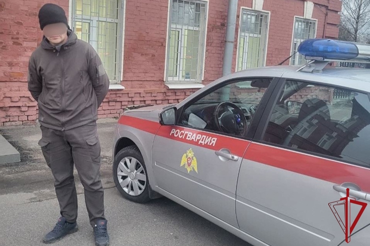 В Красногвардейском районе наряд Росгвардии задержал находящегося в федеральном розыске вора-рецидивиста