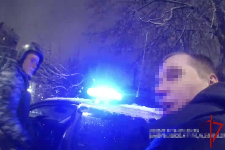 В Калининском районе сотрудники Росгвардии задержали хулигана, стрелявшего в ресторане