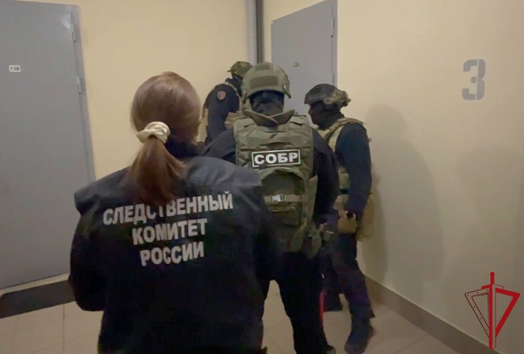 В Ленобласти сотрудники СОБР Росгвардии обеспечили проведение следственно-оперативных мероприятий по уголовному делу о мошенничестве в особо крупном размере  