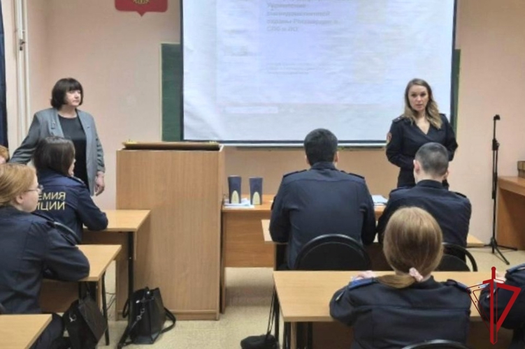 Представительница Росгвардии провела встречу с учащимися правоохранительного колледжа