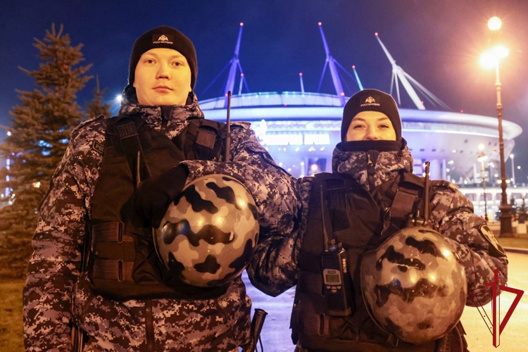 Сотрудники и военнослужащие Росгвардии приняли участие в обеспечении правопорядка во время футбольного матча РПЛ