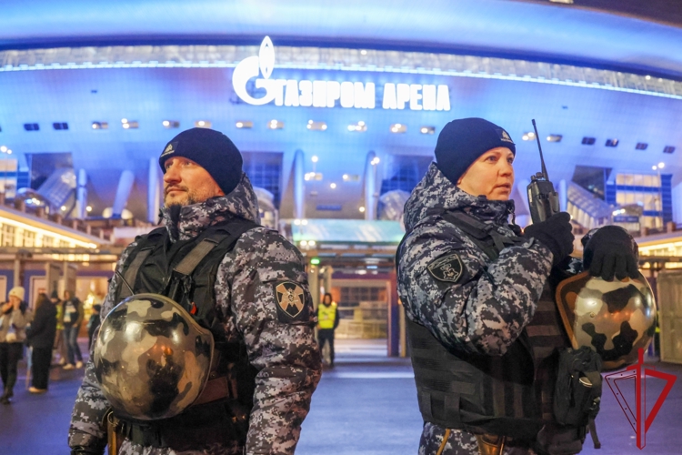 Сотрудники и военнослужащие Росгвардии приняли участие в обеспечении правопорядка во время футбольного матча РПЛ