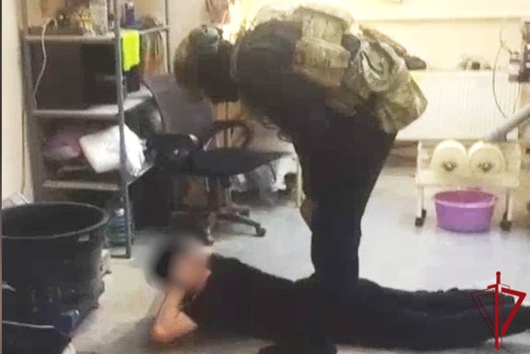 В Санкт-Петербурге при содействии СОБР Росгвардии пресечена деятельность по нелегальному производству табачной и никотинсодержащей продукции