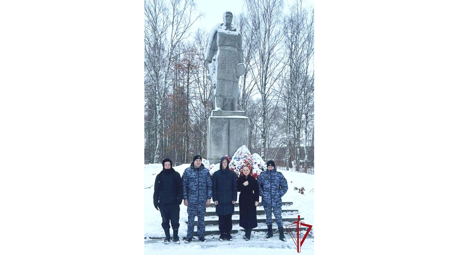 В Санкт-Петербурге и Ленобласти представители Росгвардии почтили память павших защитников Отечества