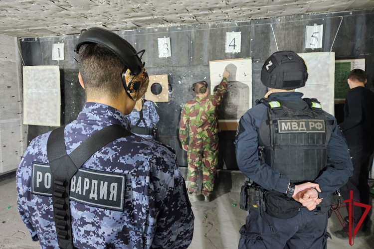 В региональном Управлении вневедомственной охраны прошел открытый чемпионат по стрельбе из боевого ручного стрелкового оружия