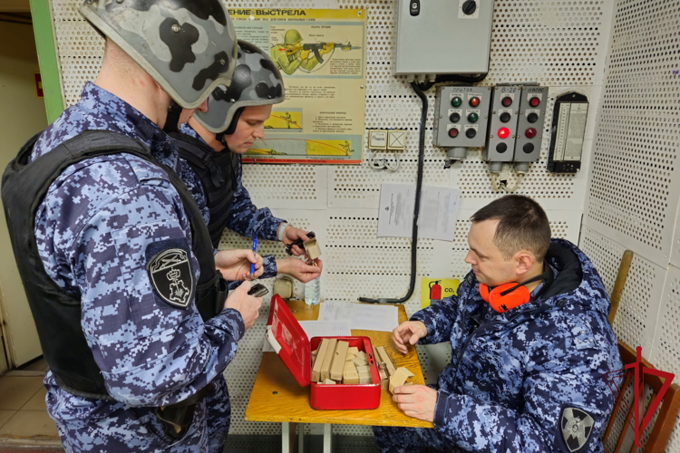 В региональном Управлении вневедомственной охраны прошел открытый чемпионат по стрельбе из боевого ручного стрелкового оружия