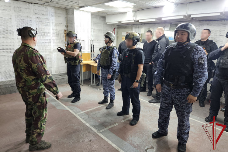 В региональном Управлении вневедомственной охраны прошел открытый чемпионат по стрельбе из боевого ручного стрелкового оружия