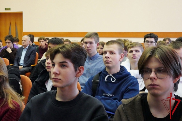 Представители Росгвардии провели профилактическую встречу с учащимися колледжа
