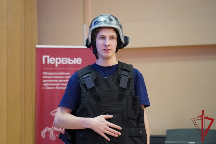 Представители Росгвардии провели профилактическую встречу с учащимися колледжа