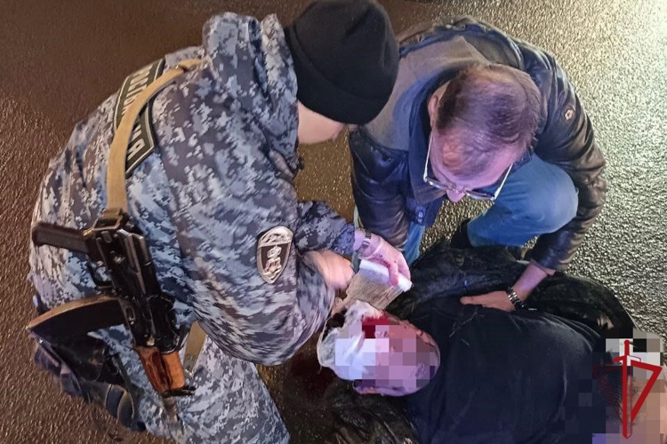 Во Фрунзенском районе росгвардейцы оперативно оказали доврачебную помощь пешеходу, пострадавшему в результате ДТП