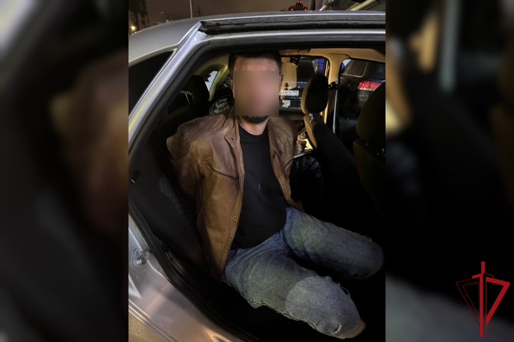 В Приморском районе сотрудники Росгвардии задержали правонарушителя, напавшего с ножами на посетителя ночного клуба