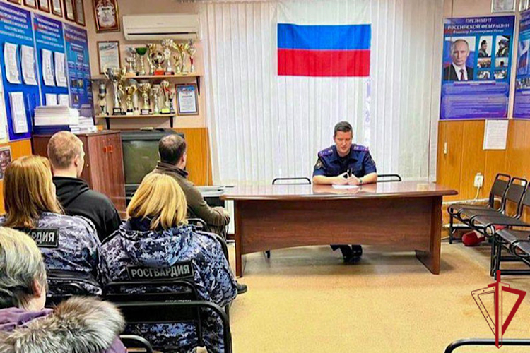 В Курортном районе следователь территориального следственного отдела провел совещание по противодействию коррупции с сотрудниками вневедомственной охраны Росгвардии