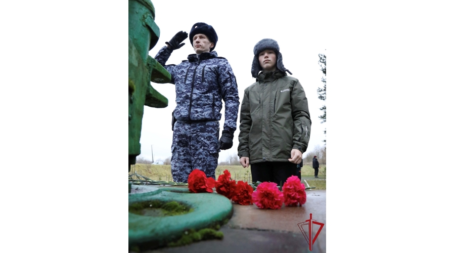 В Санкт-Петербурге и Ленобласти представители Росгвардии почтили память павших защитников Отечества