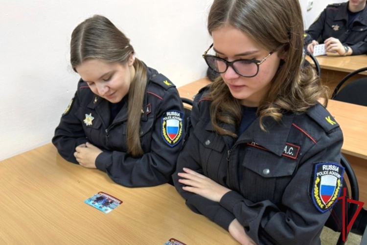 Представительница Росгвардии провела встречу с учащимися правоохранительного колледжа