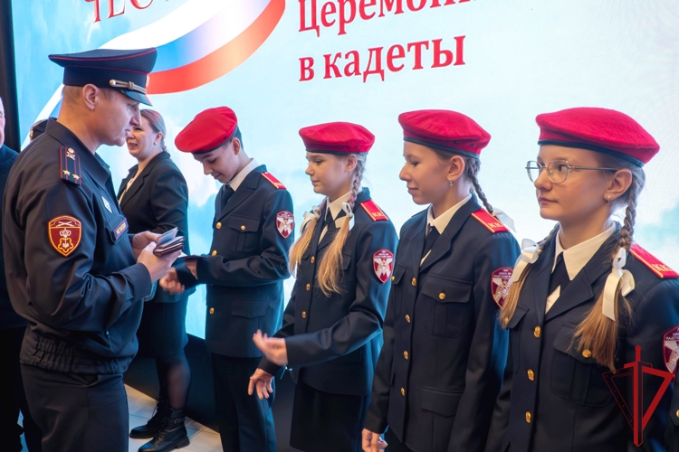 Представители Росгвардии приняли участие в церемонии принятия присяги учащимися подшефных кадетских классов
