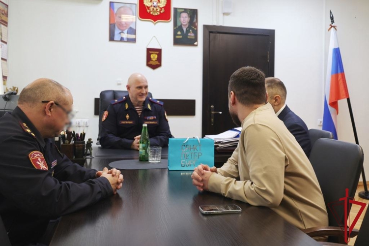 Вице-губернатор Санкт-Петербурга поблагодарил ГУ Росгвардии за участие в проведении "Самого большого семейного фестиваля"