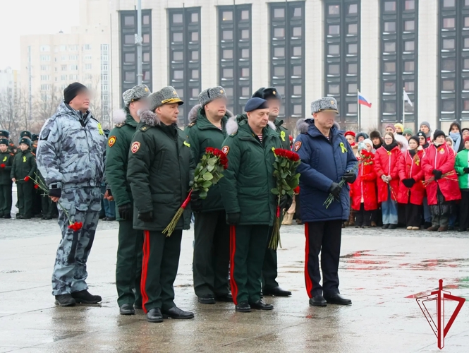 Представители ГУ Росгвардии в составе делегации Северо-Западного округа войск национальной гвардии почтили память павших защитников Ленинграда