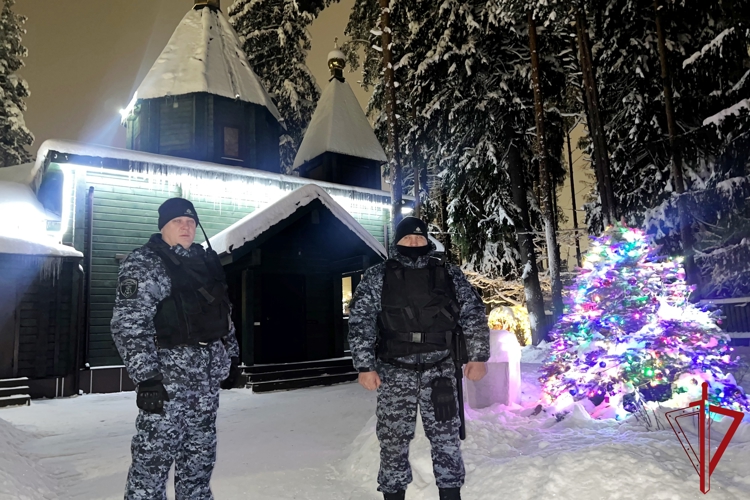 В Санкт-Петербурге и Ленобласти сотрудники и военнослужащие Росгвардии обеспечили правопорядок в Рождество Христово