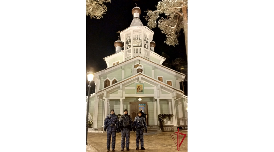 В Санкт-Петербурге и Ленобласти сотрудники и военнослужащие Росгвардии обеспечили правопорядок в Рождество Христово