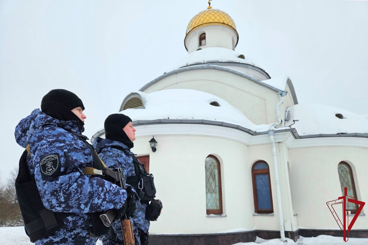 Сотрудники Росгвардии обеспечили правопорядок в праздник Крещения в Санкт-Петербурге и Ленинградской области