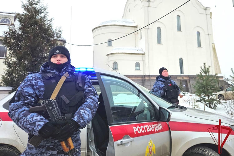 Сотрудники Росгвардии обеспечили правопорядок в праздник Крещения в Санкт-Петербурге и Ленинградской области