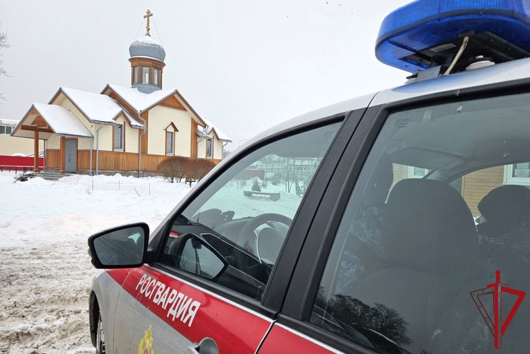 Сотрудники Росгвардии обеспечили правопорядок в праздник Крещения в Санкт-Петербурге и Ленинградской области