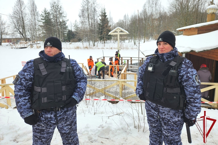 Сотрудники Росгвардии обеспечили правопорядок в праздник Крещения в Санкт-Петербурге и Ленинградской области